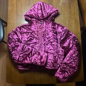 Puffer/Bomber CRUSHED VELVET cropped jacket with hood no filter on photos NWT